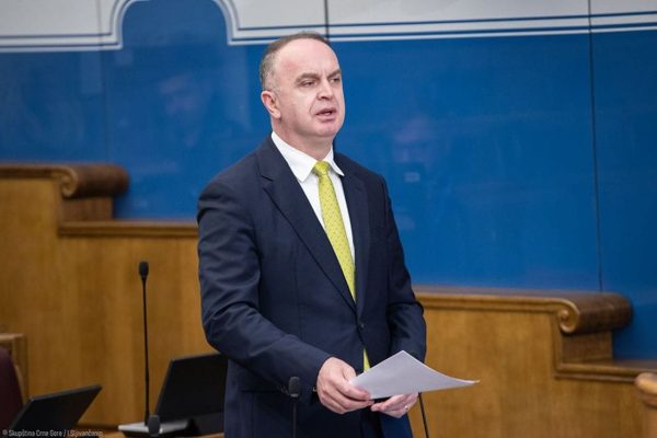 Postupak koncesije za aerodrome Podgorica i Tivat: sjednice, ostavke i transparentnost