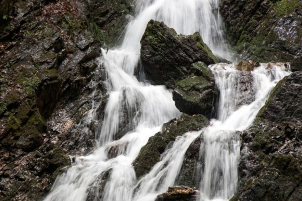 piljski-vodopad-na-staroj-planini-prirodna-lepota-i-turistička-destinacija