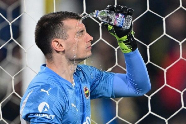 Fenerbahçe Terminates Livaković’s Contract: New Goalkeeper Incoming, Turkish Media Confuse Fans