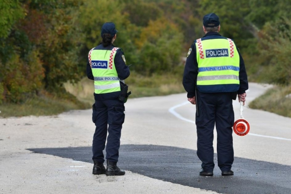 Police Arrest Migrant Smuggler in Istria