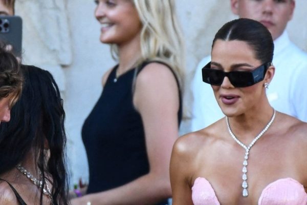 Khloé Kardashian and Ivanka Trump Stole the Show at Jeff Bezos’ Venice Wedding