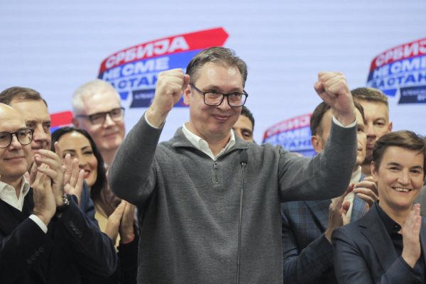 Aleksandar Vučić: Opasni Narcis koji Vlada Srbijom