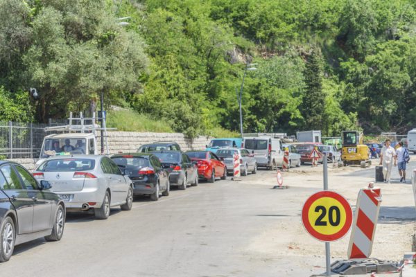 Pakao na putu ka Crnoj Gori: Gužve, nervoza i haos na Sozini
