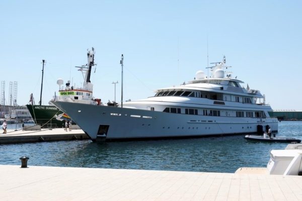 Superjahta Prediction u Pulskoj luci: Luksuz od 50 milijuna dolara usidren na Jadranu