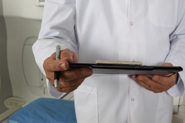 Skandal falsificiranja u Poliklinici Hipokrat: Kako se proračunski novac HZZO a topi u magli magnetske rezonance