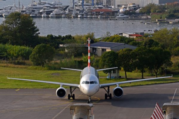 Ponovno letovi između Tivta i Tel Aviva: Turistički promet se vraća, ali s izazovima
