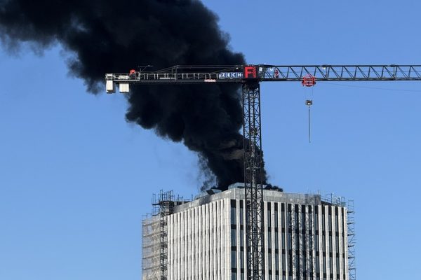 Požar na gradilištu nebodera u Berlinu izazvao kaos i paniku